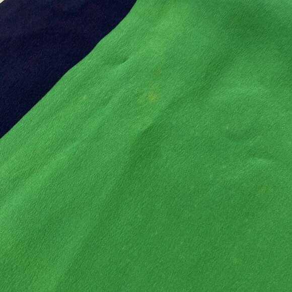 Auth CHANEL - Green Cream Navy Silk Scarf - Picture 4 of 14